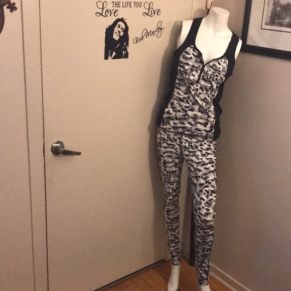 EUC-ACX SPORT- 2 piece outfit (Lg&M) - Picture 2 of 8